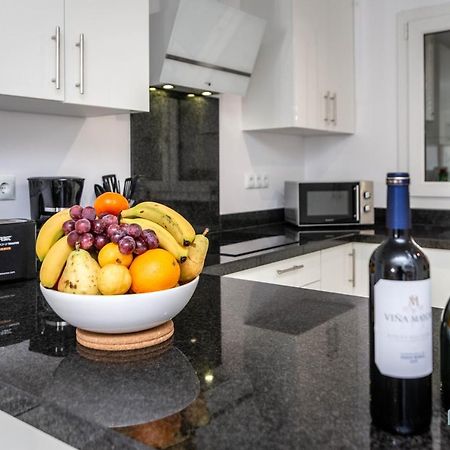 Puerto Banus Finest 2-Bdrm Apt - 50 Metres To Beach มาร์เบยา ภายนอก รูปภาพ