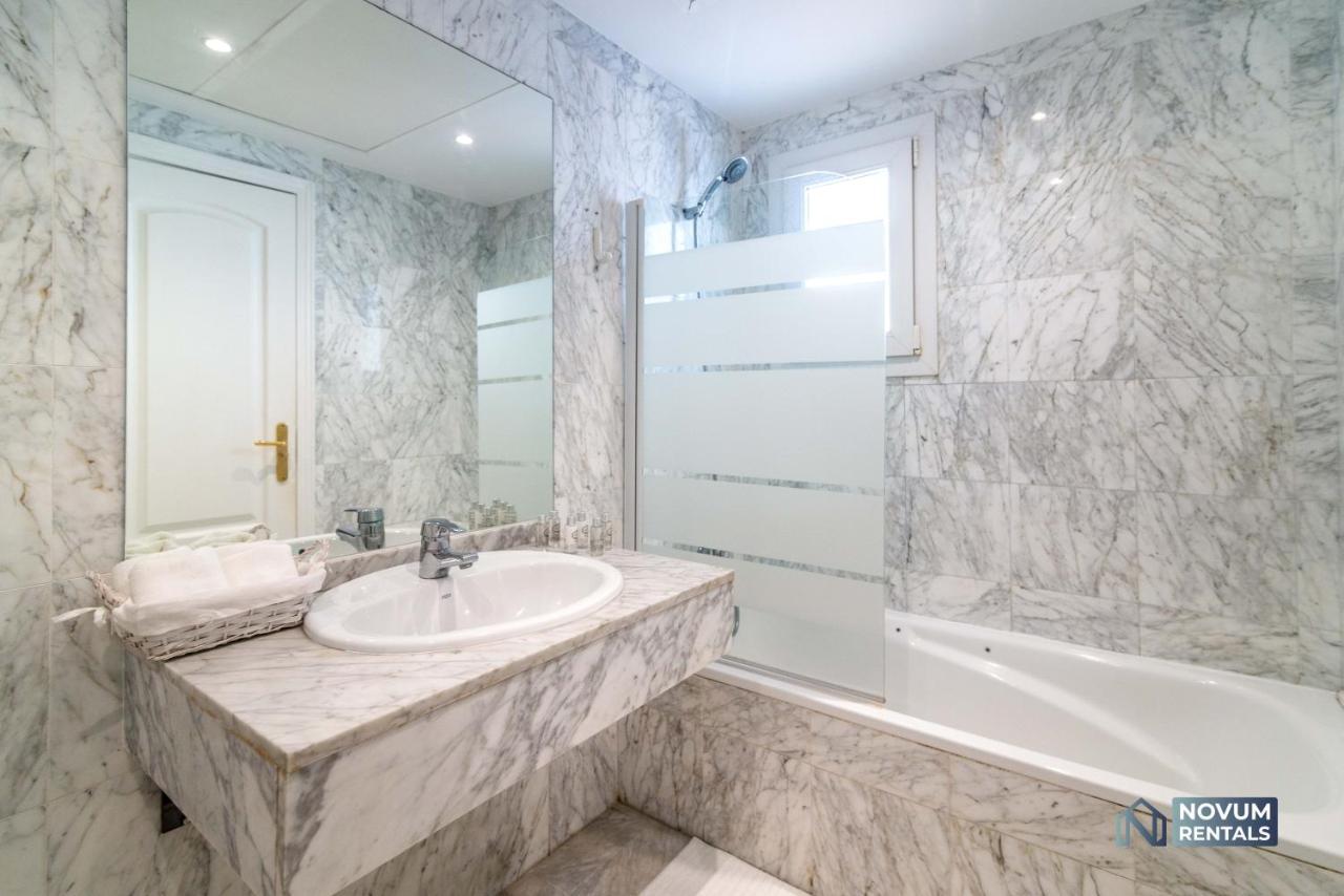 Puerto Banus Finest 2-Bdrm Apt - 50 Metres To Beach มาร์เบยา ภายนอก รูปภาพ